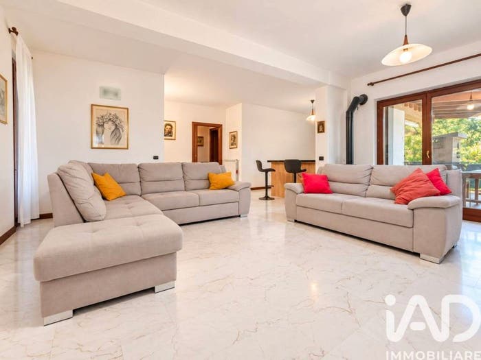 Appartamento quadrilocale in vendita in Via San Pietro, Entroterra, Desenzano del Garda