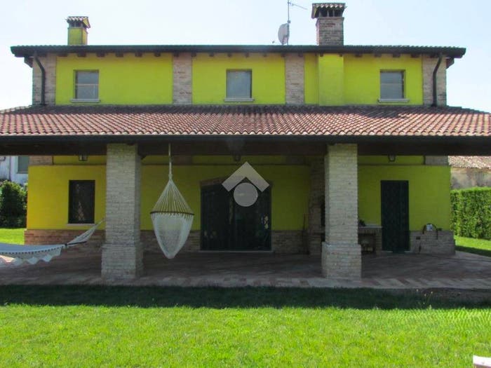 Casa con 5 locali in vendita in Piazza Castello, Centro, Redondesco