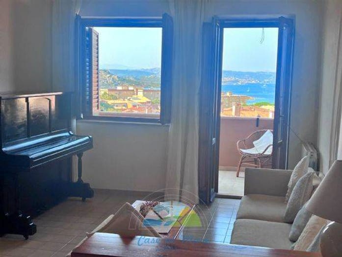 Appartamento con 6 locali in vendita in La Maddalena