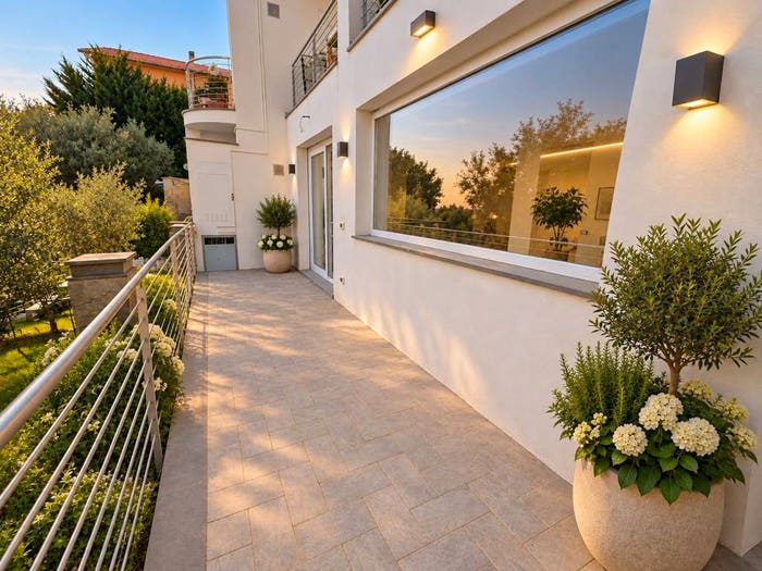 Appartamento trilocale in vendita in Albissola Marina