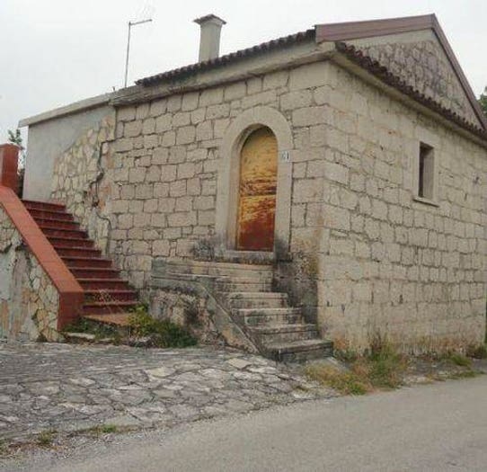 Casa con 6 locali in vendita in Sant'Agapito