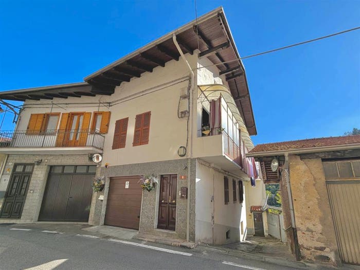 Casa con 6 locali in vendita in Via Umberto, Coggiola