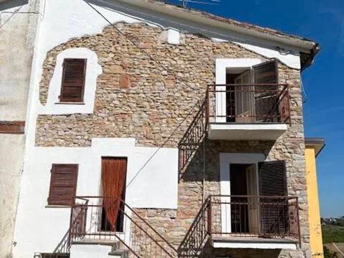Casa con 5 locali in vendita in Località Cà Osti, Gropparello
