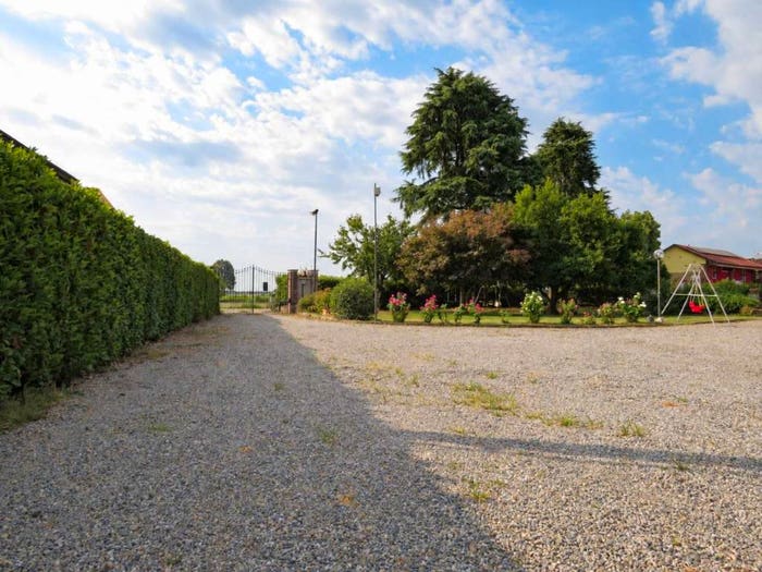 Casa con 5 locali in vendita in via Campassi, La Loggia
