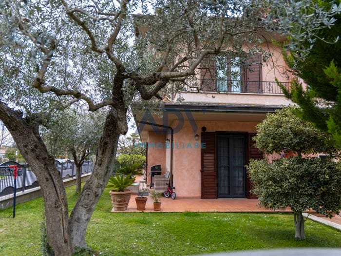 Appartamento con 5 locali in vendita in Via Martiri delle Foibe, Santa Maria degli Angeli, Assisi