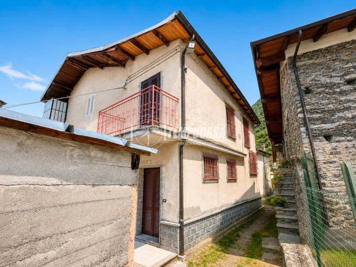 Casa quadrilocale in vendita in Via Pianrastello, Centro, PontCanavese