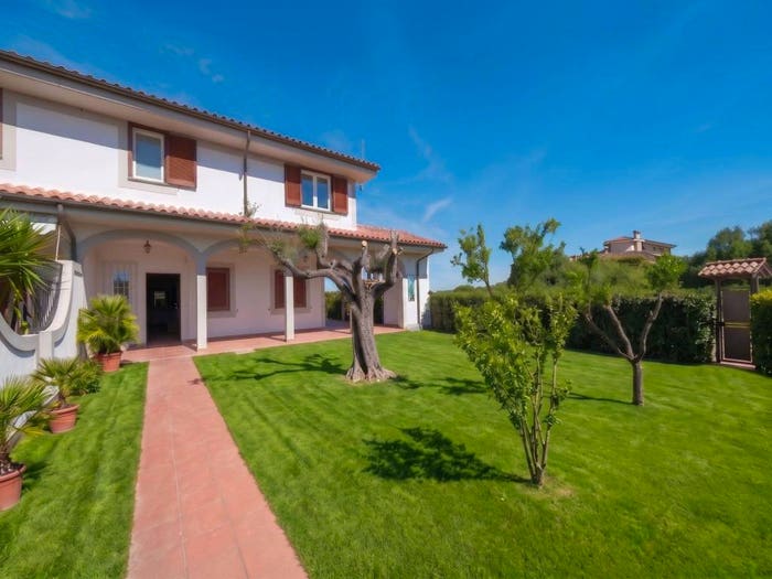 Casa quadrilocale in vendita in Via dei Gelsomini, Centro, Bracciano