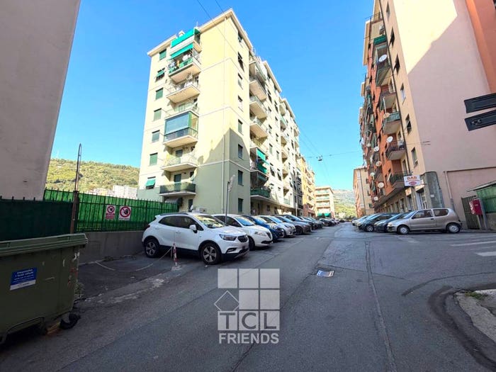 Appartamento trilocale in vendita in Via Monte Nero, Staglieno, Genova