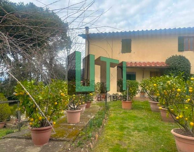 Casa con 6 locali in vendita in Località Poggio a Mandri, Reggello