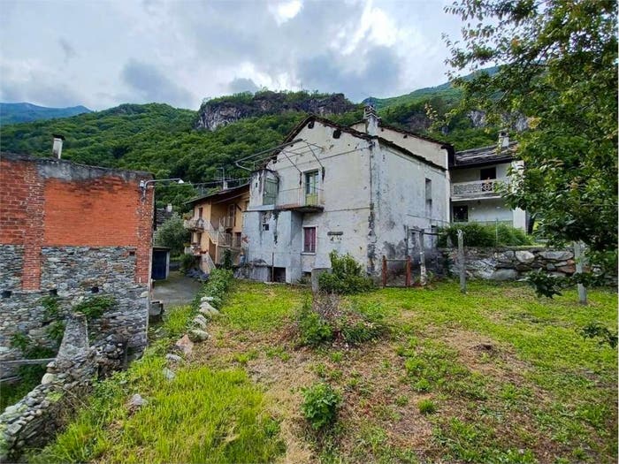Casa quadrilocale in vendita in Umberto I', Quincinetto