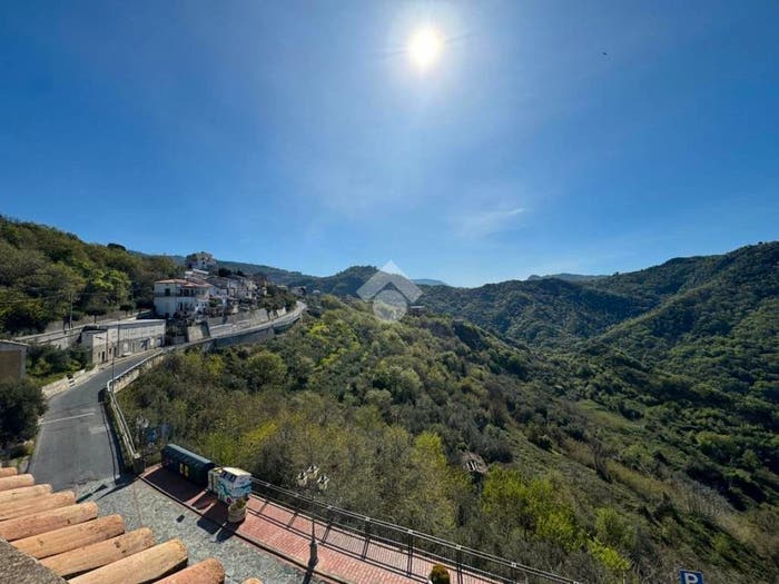 Appartamento trilocale in vendita in Via Giuseppe Garibaldi, Centro, Belmonte Calabro