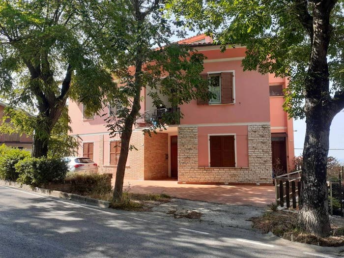Casa con 6 locali in vendita in Centro, Cingoli
