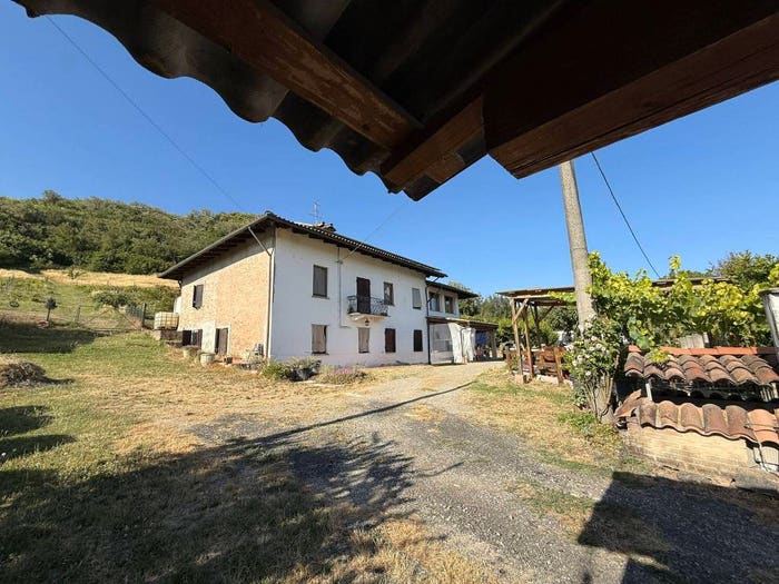 Casa con 6 locali in vendita in Strada Ponteverde, Nizza Monferrato