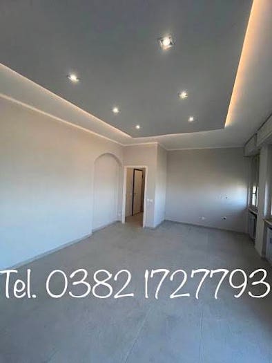 Appartamento quadrilocale in vendita in Via Guglielmo Marconi, Centro, Casteggio
