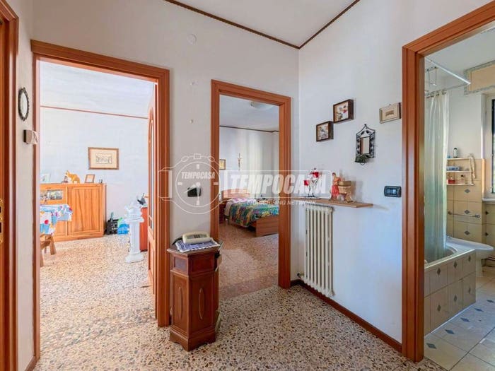 Appartamento bilocale in vendita in Via Campagnola, Cuasso al Monte