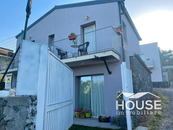 Casa trilocale in vendita in Ragalna