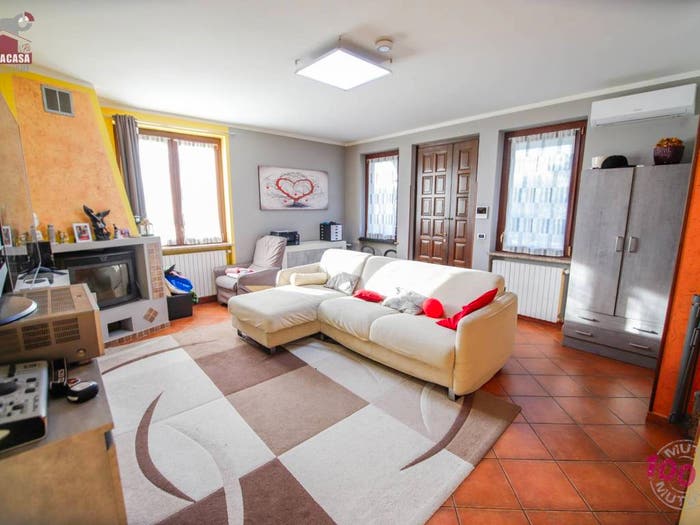 Casa con 6 locali in vendita in Via Gioacchino Rossini, Centro, Crescentino