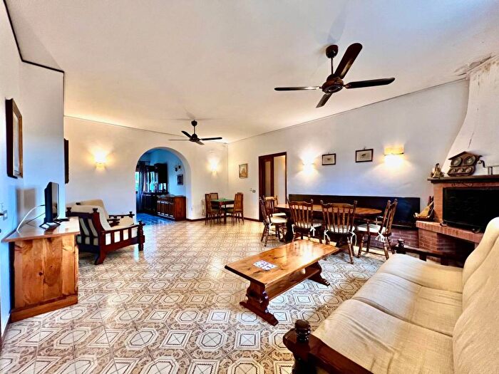 Casa con 6 locali in vendita in Via Colle Cavalieri, Colle Cavaliere, Lanuvio