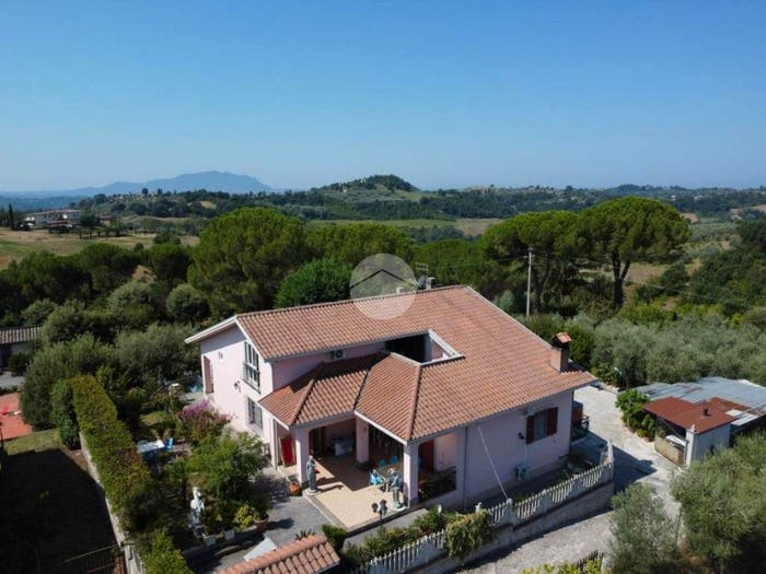 Casa con 6 locali in vendita in CONTRADA BENEDETTI, Baracche Di Tarano, Tarano