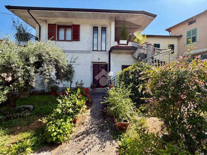 Appartamento trilocale in vendita in Via Circonvallazione, Borgo A Buggiano, Buggiano