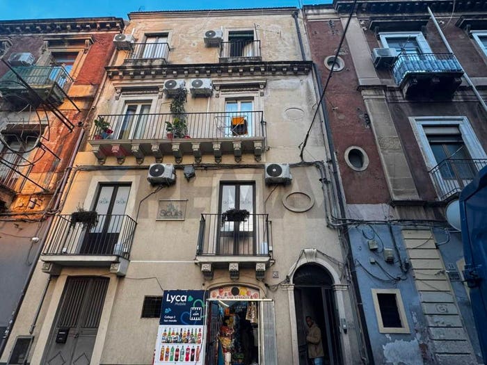 Appartamento con 6 locali in vendita in Via Monsignore Ventimiglia, Centro Storico, Catania