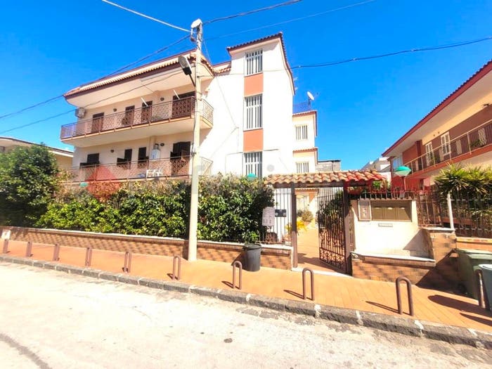 Appartamento con 6 locali in vendita in Viale dei Pini, Centro, Volla
