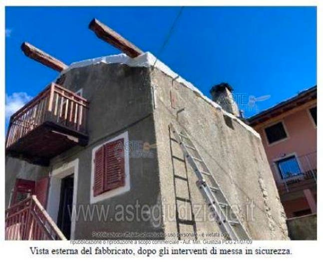 Casa bilocale in vendita in Frazione Blavy snc, Nus