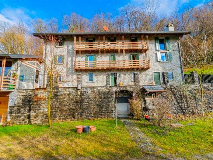 Casa con 6 locali in vendita in Via Fabio Filzi, Berbenno