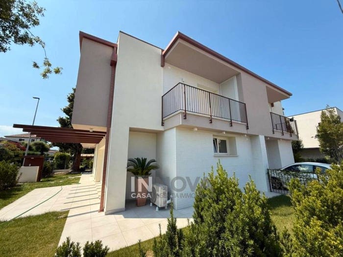 Casa quadrilocale in vendita in Via Ugo Trevisanato, Centro, Mogliano Veneto