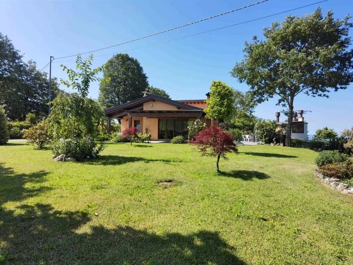 Casa con 6 locali in vendita in Marliana
