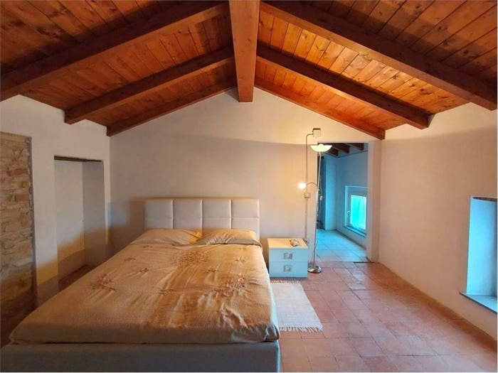 Casa quadrilocale in vendita in Centro, Gropparello