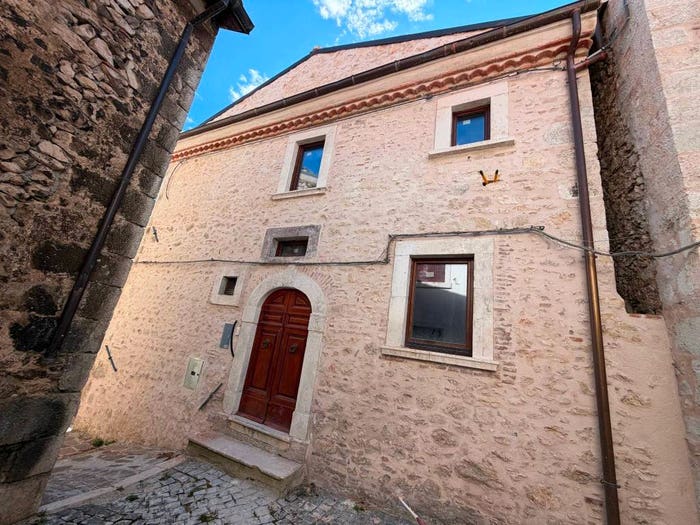 Appartamento quadrilocale in vendita in Via dei Sarti, Centro, Rocca di Mezzo
