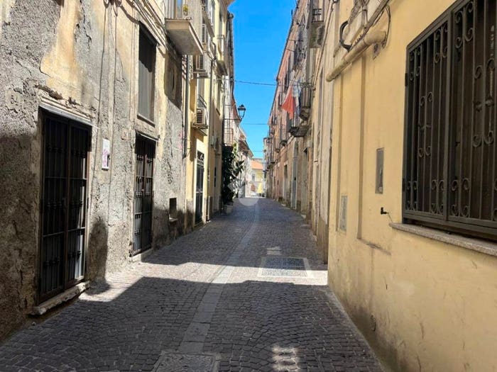 Appartamento quadrilocale in vendita in Via Poerio, Centro Storico, Catanzaro
