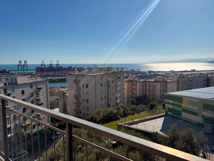 Appartamento trilocale in vendita in Via Villini Ambrogio Negrone, Pra', Genova