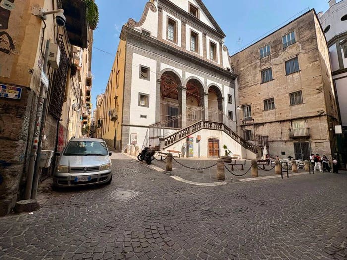 Appartamento con 6 locali in vendita in Vico San Gaudioso, Centro Storico, Napoli