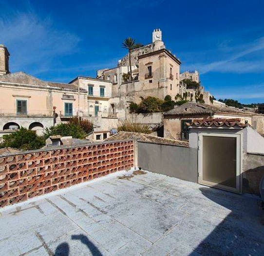 Casa con 5 locali in vendita in Vico Medica, Modica Alta, Modica