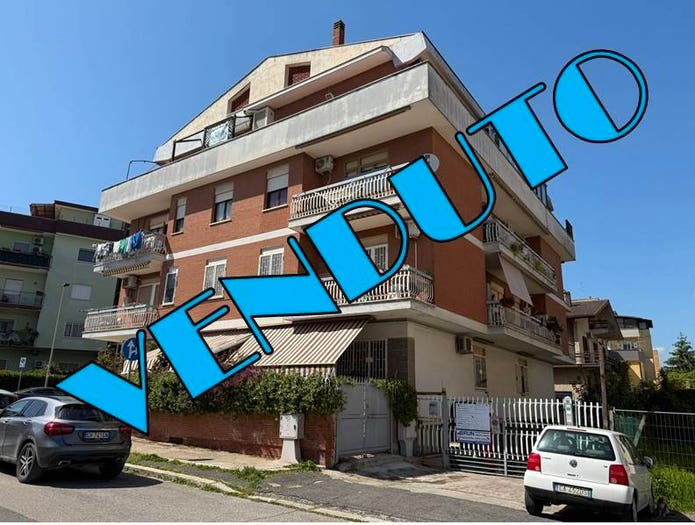 Appartamento quadrilocale in vendita in Via Giotto, Semicentro, Aprilia