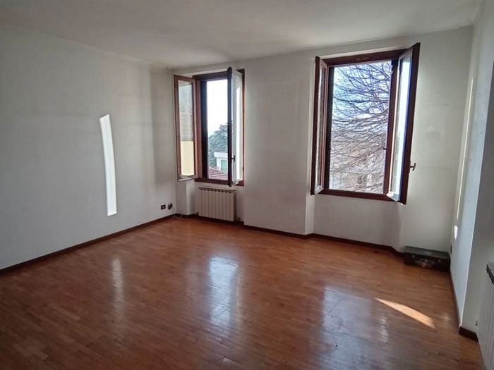 Appartamento trilocale in vendita in Via Aprile, Centro, Costa Masnaga