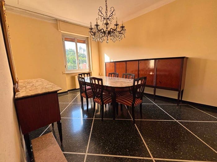 Appartamento trilocale in vendita in Via al Garbo, Rivarolo, Genova