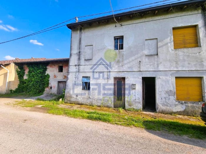 Casa quadrilocale in vendita in Cascina San Lazzaro, Livraga