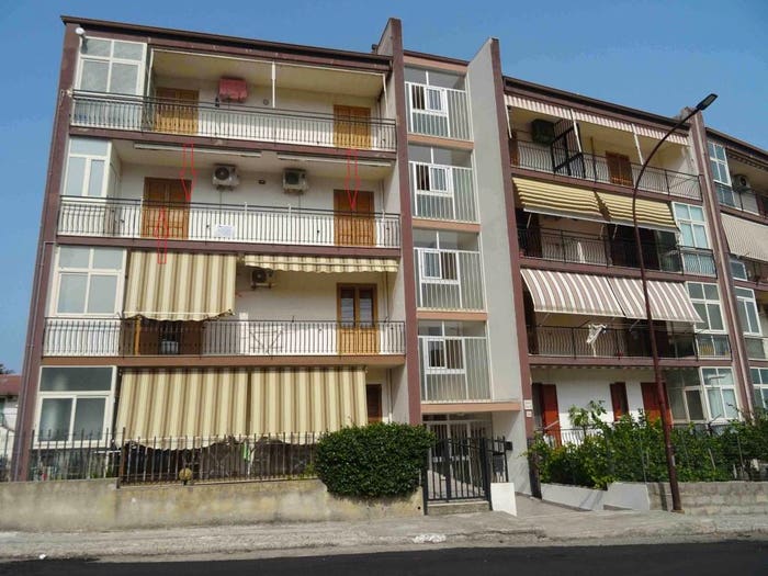 Appartamento trilocale in vendita in Viale Magna Grecia, Badolato Marina, Badolato