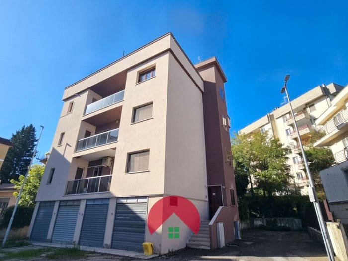 Appartamento con 5 locali in affitto in Viale delle Nazioni Unite, Centro, Matera