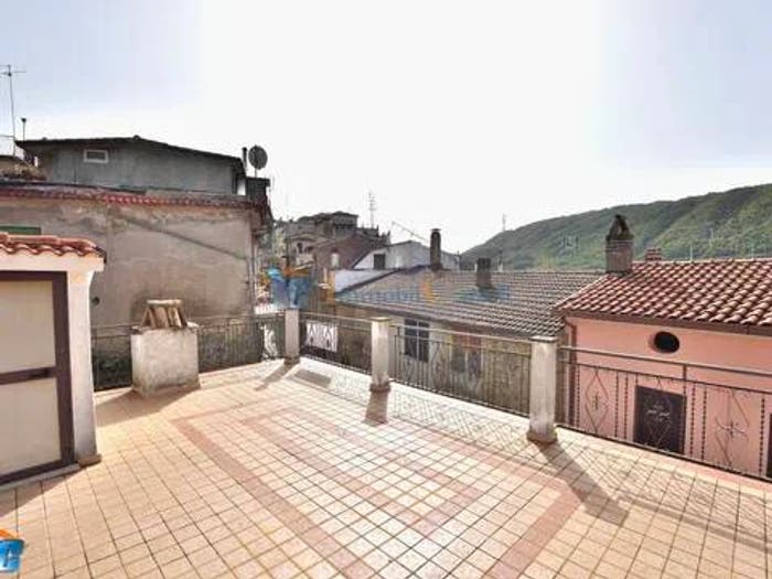 Appartamento trilocale in vendita in Via Vittorio Emanuele, Turania