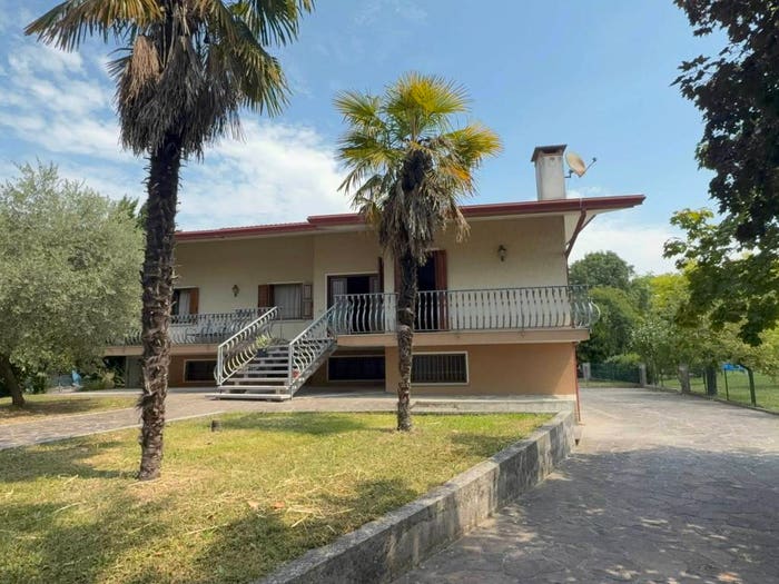 Casa con 6 locali in vendita in via XXV aprile, Sega Malcanton, Gruaro