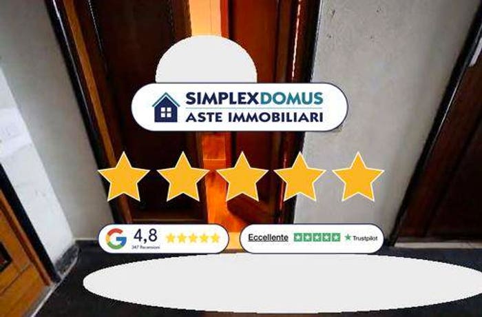Appartamento con 6 locali in vendita in Piazza Mercato, Mercato, Napoli