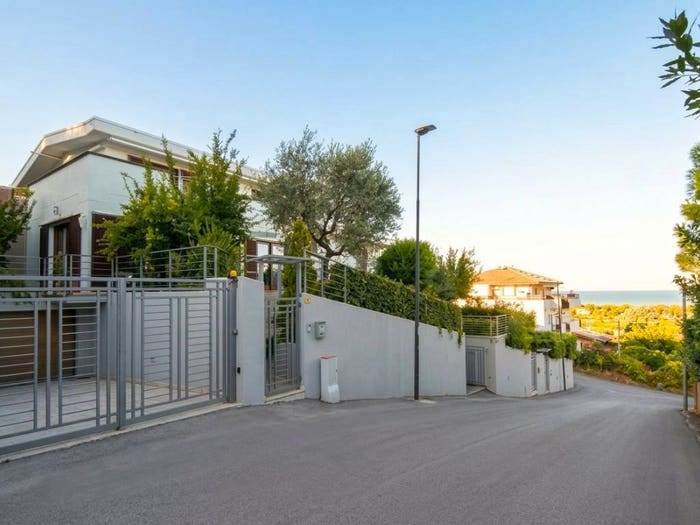 Casa con 5 locali in vendita in Strada Colle Pizzuto, Colle Pineta Colle Santo Spirito, Pescara