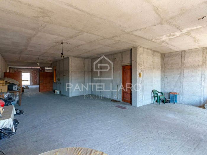 Appartamento con 5 locali in vendita in Via Carlo Alberto Dalla Chiesa, Piano Tavola, Belpasso
