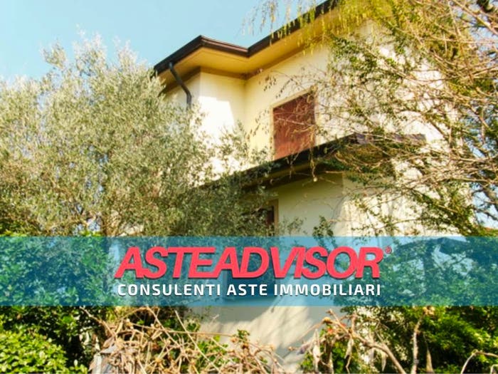 Casa con 6 locali in vendita in Località Puianello Via Ligabue Antonio, Puianello, Quattro Castella