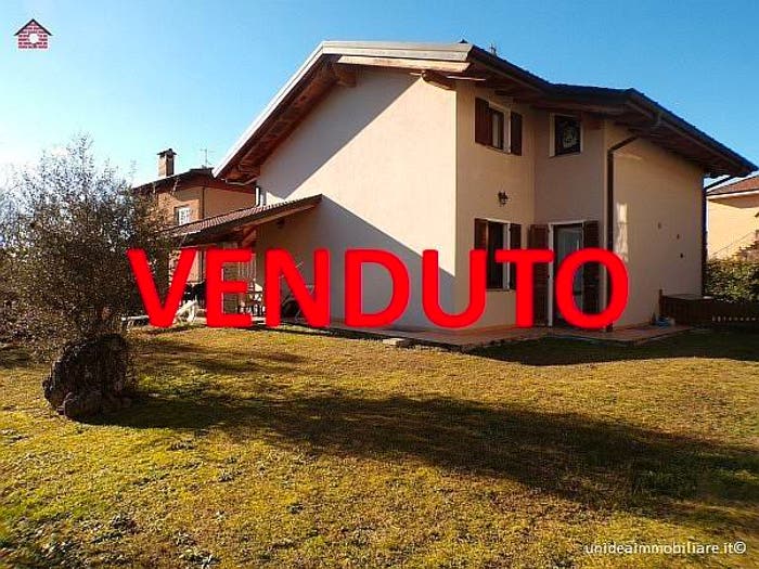 Casa quadrilocale in vendita in Centro, Besozzo