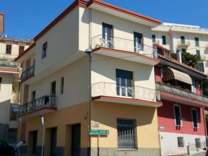 Casa con 6 locali in vendita in Via Romana, Bordighera